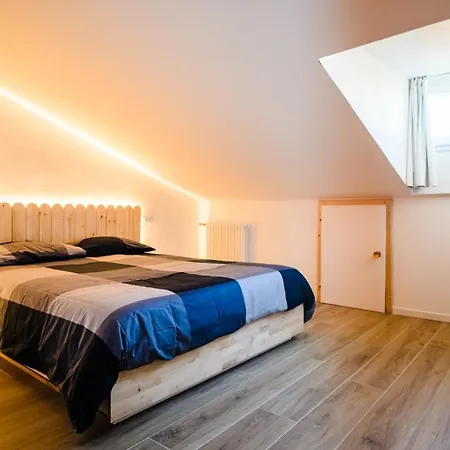 Lägenhet Mansarda Belli